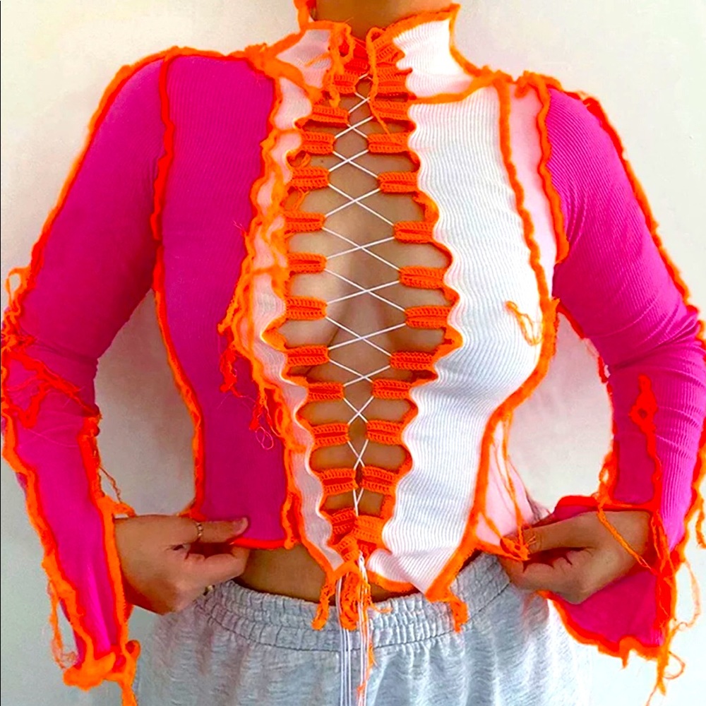 Fall Fashion - knitted crop top t-shirt style